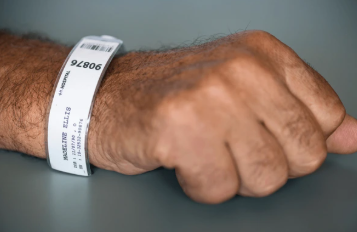 Choosing the Right Wristband for Patient Care